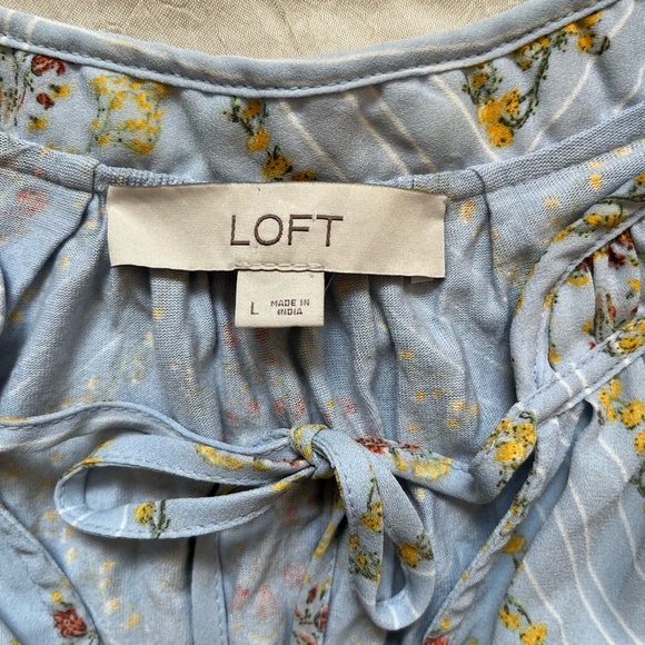 LOFT Sky Blue Floral Sleeveless Bow-Front Blouse - Picture 6 of 7
